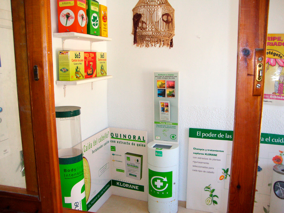 Farmacia Recuerda entrada antigua